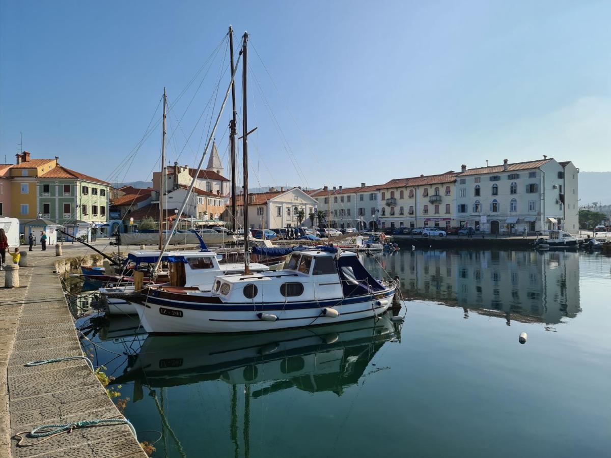 Apartma Sinitus Izola Esterno foto