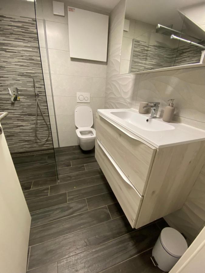 Apartma Sinitus Izola Esterno foto