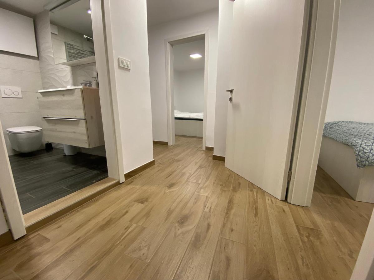 Apartma Sinitus Izola Esterno foto