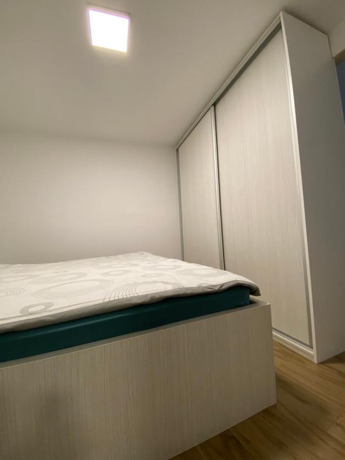 Apartma Sinitus Izola Esterno foto